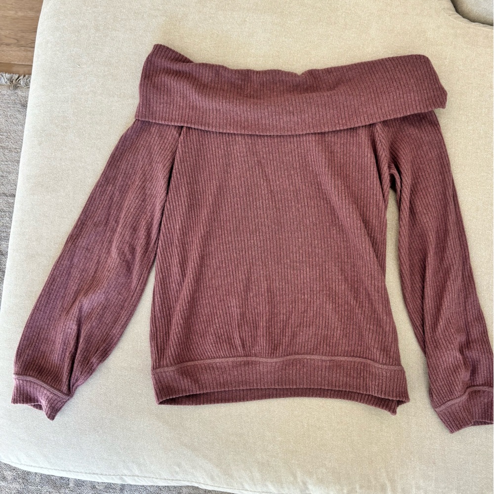 Abercrombie & Fitch Off-Shoulder Ribbed Sweater in Mauve